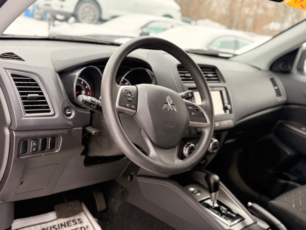 2024 Mitsubishi Outlander Image 15