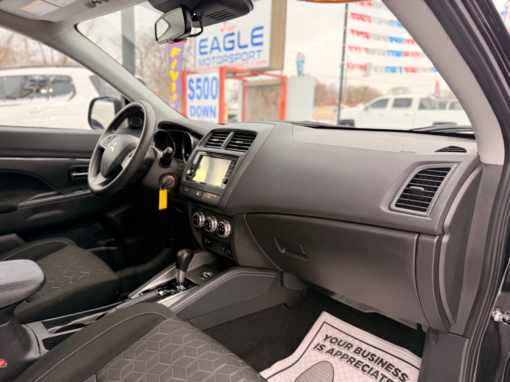 2024 Mitsubishi Outlander Image 18