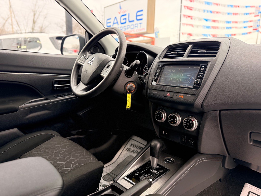 2024 Mitsubishi Outlander Image 19