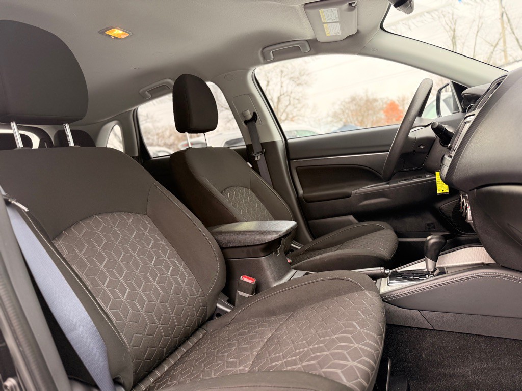 2024 Mitsubishi Outlander Image 20