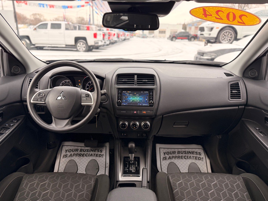 2024 Mitsubishi Outlander Image 21