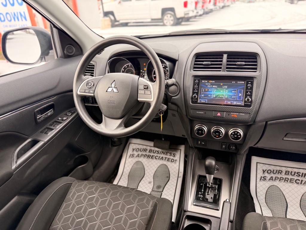 2024 Mitsubishi Outlander Image 24