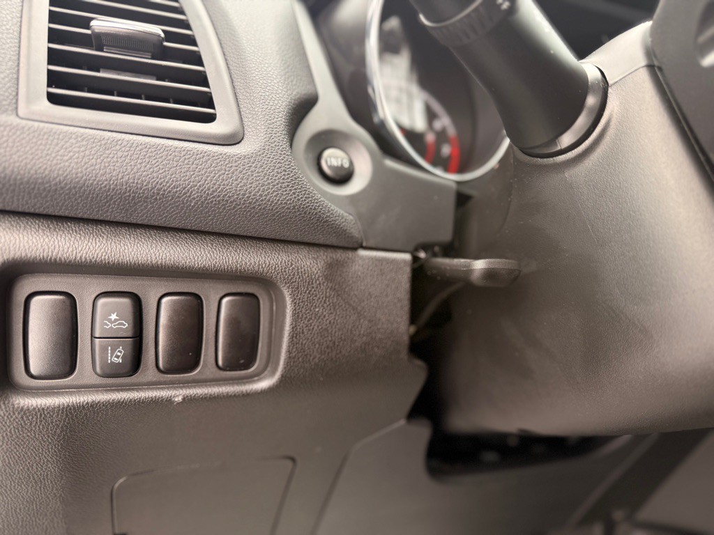 2024 Mitsubishi Outlander Image 25