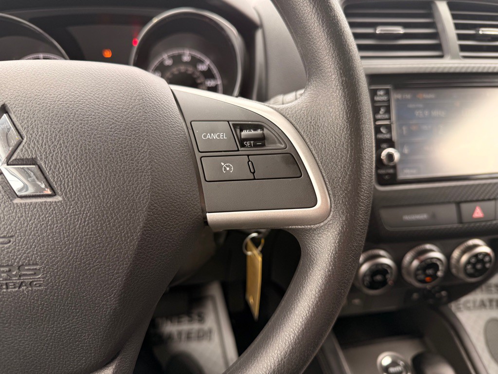 2024 Mitsubishi Outlander Image 28