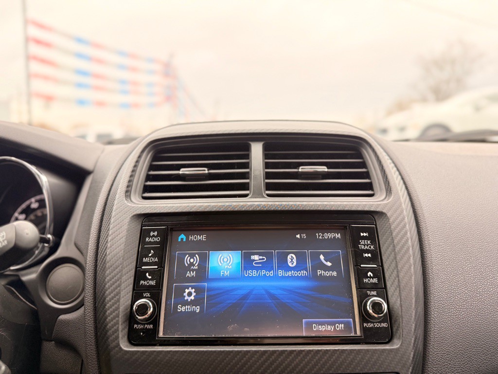 2024 Mitsubishi Outlander Image 30