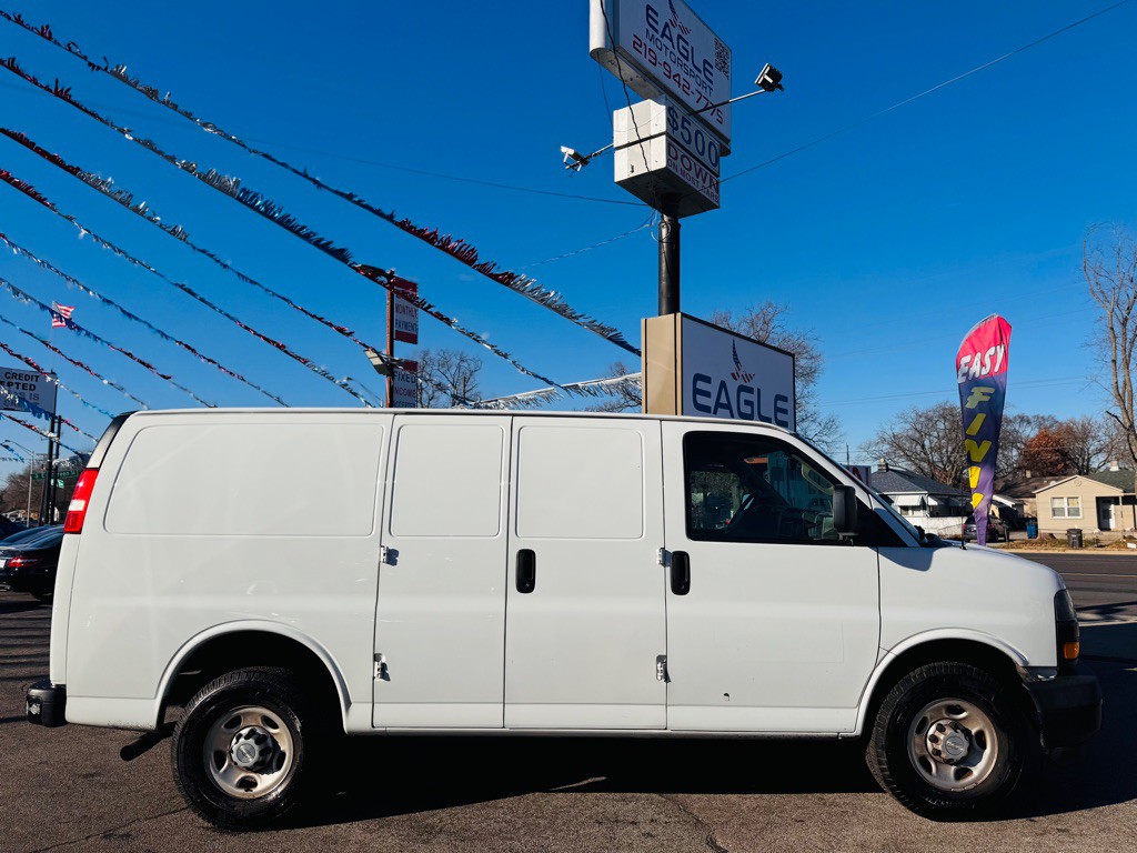 2019 Chevrolet Express Image 5