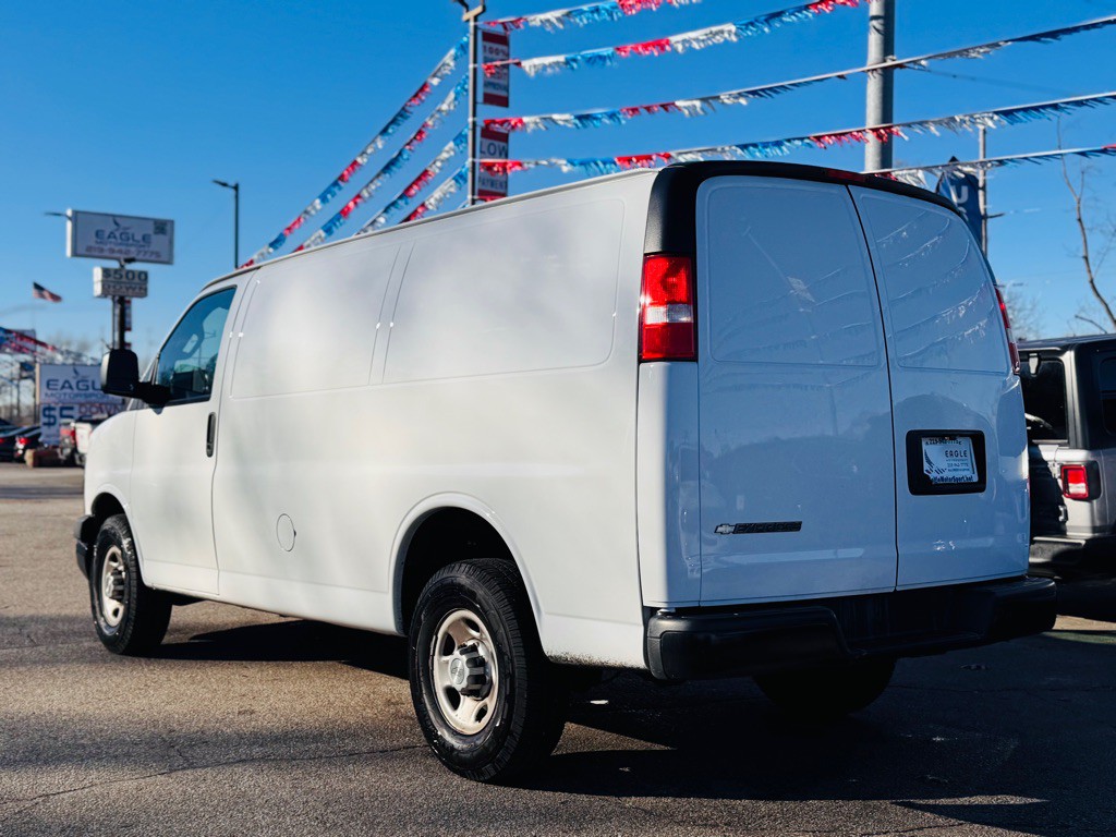 2019 Chevrolet Express Image 8