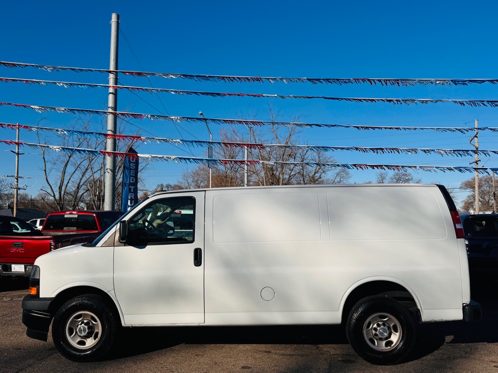 2019 Chevrolet Express Image 9