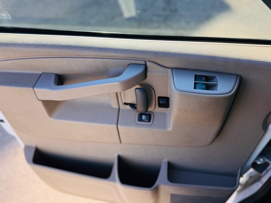 2019 Chevrolet Express Image 13
