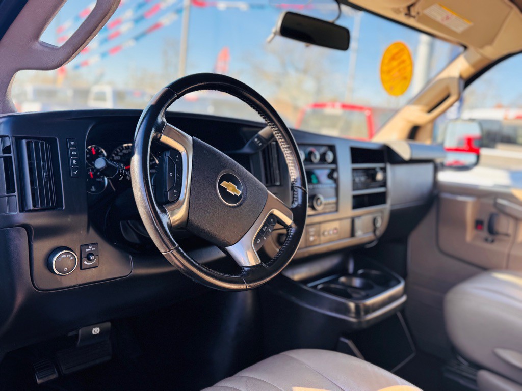2019 Chevrolet Express Image 14