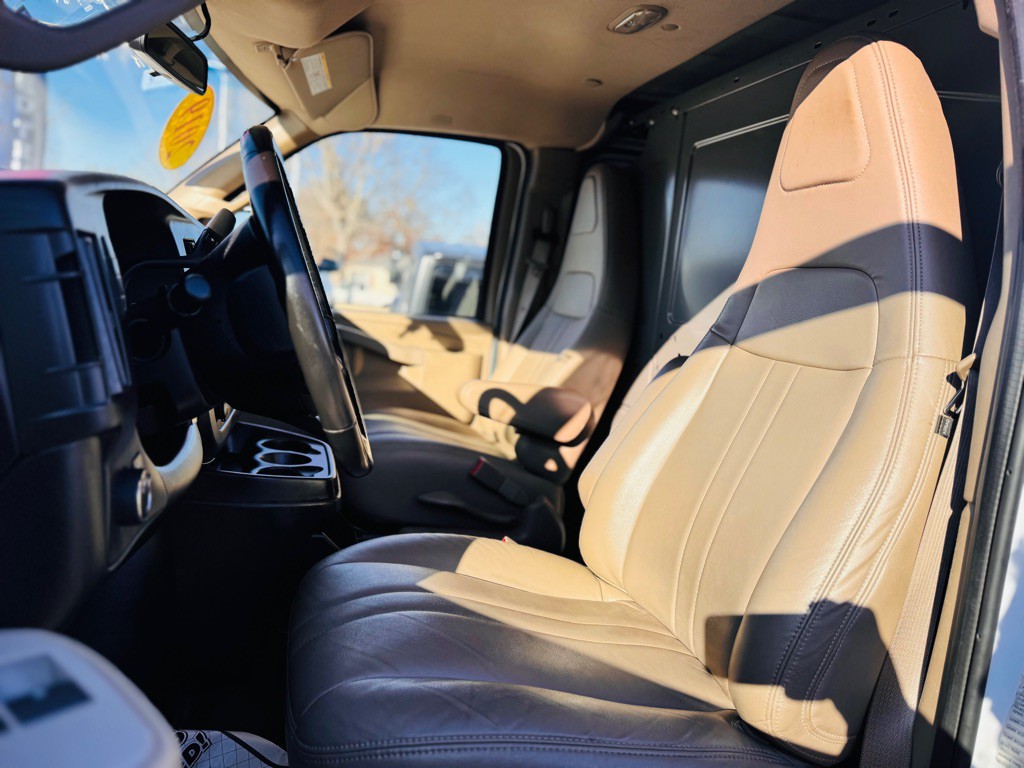 2019 Chevrolet Express Image 15