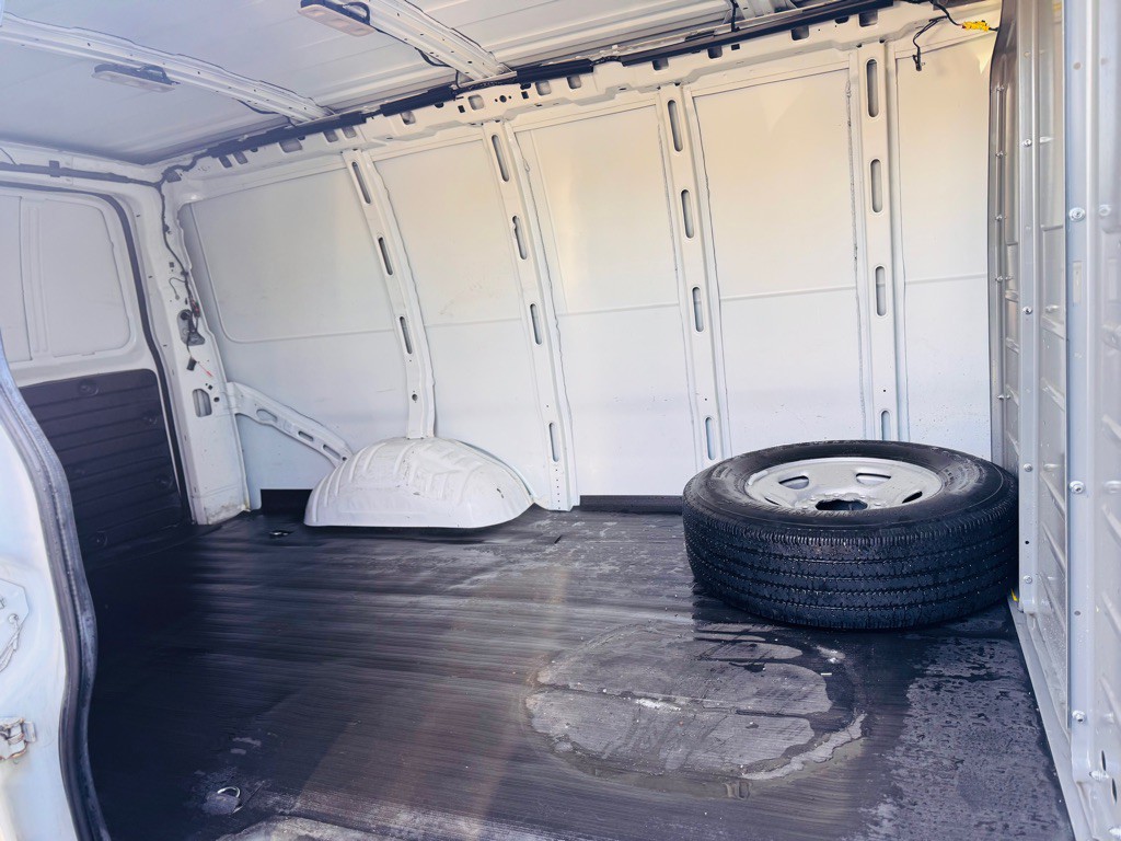 2019 Chevrolet Express Image 22