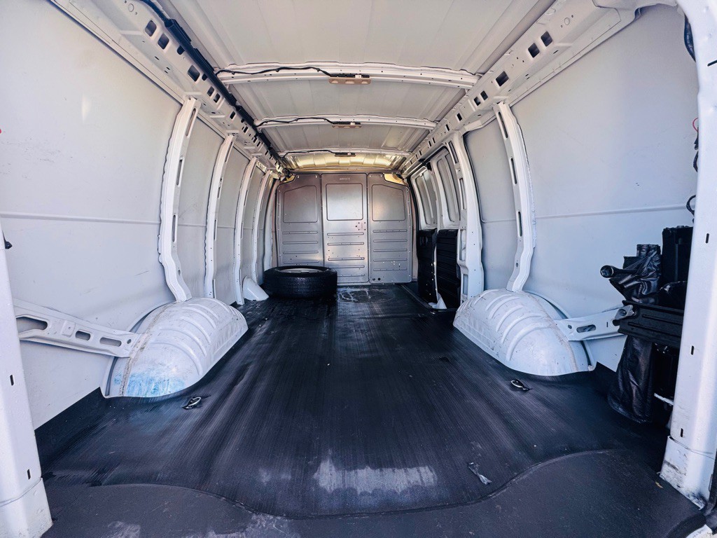 2019 Chevrolet Express Image 25