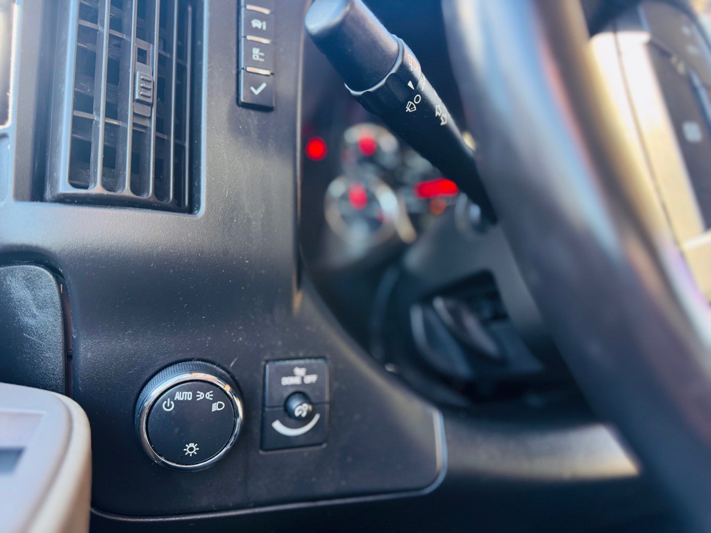 2019 Chevrolet Express Image 26