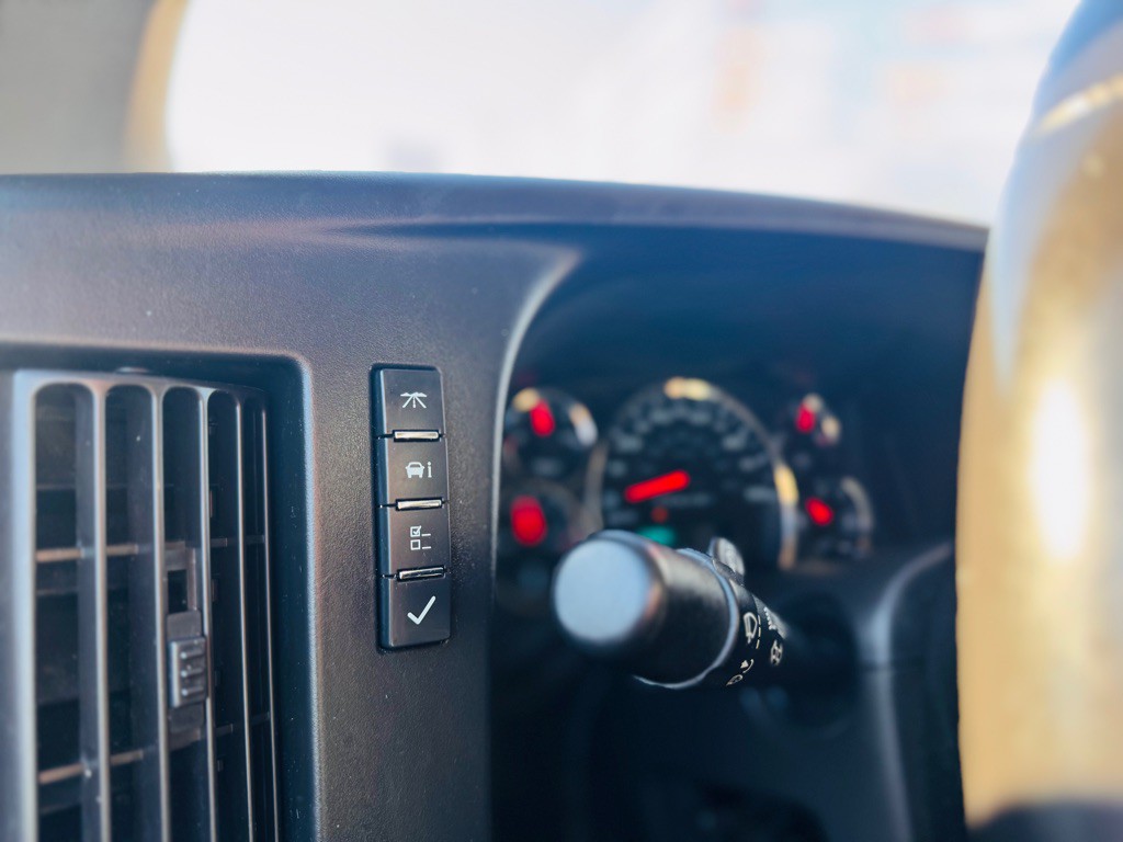 2019 Chevrolet Express Image 27