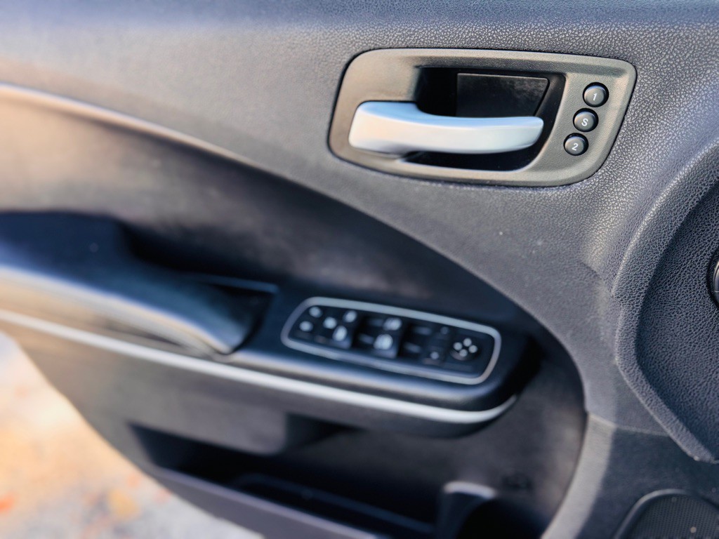 2020 Dodge Charger Image 17