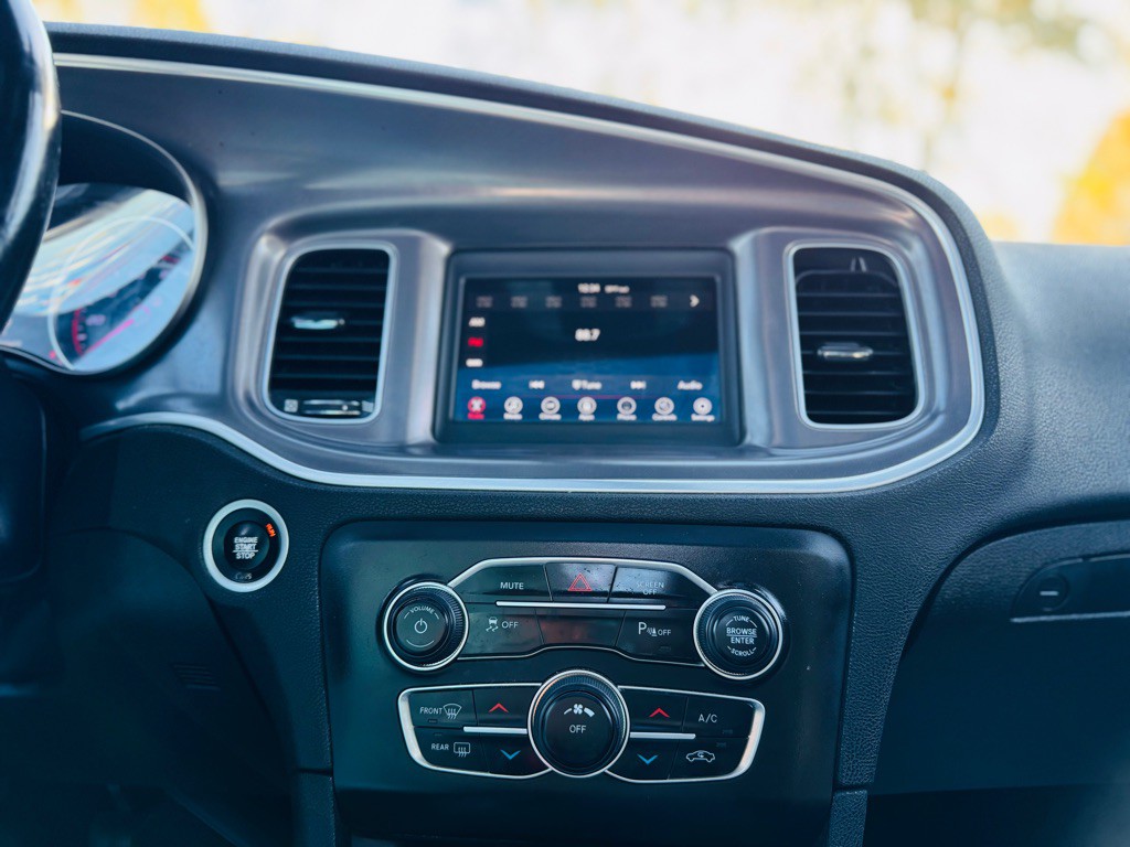 2020 Dodge Charger Image 39