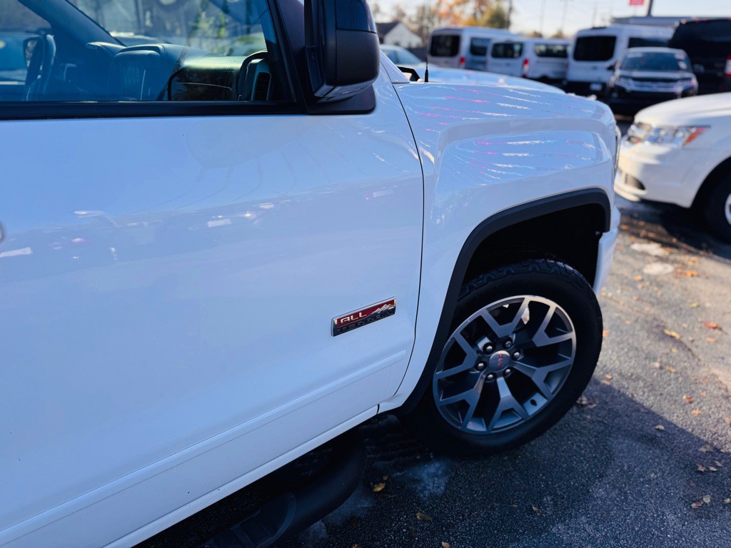 2017 GMC Sierra Image 24