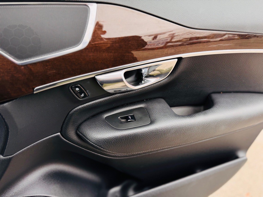 2016 Volvo XC90 Image 27