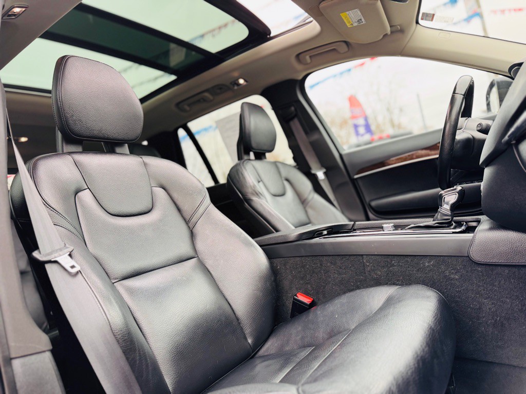 2016 Volvo XC90 Image 31