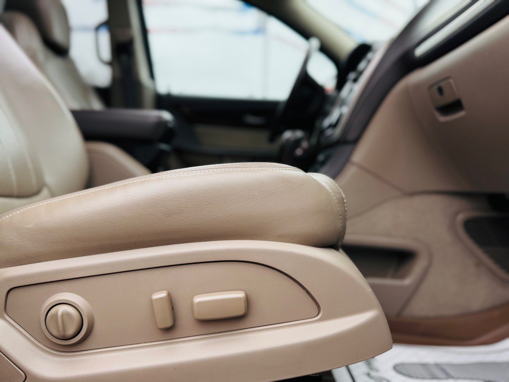 2016 GMC Acadia Image 27