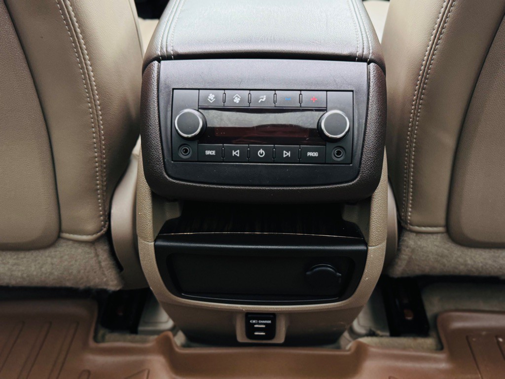 2016 GMC Acadia Image 30