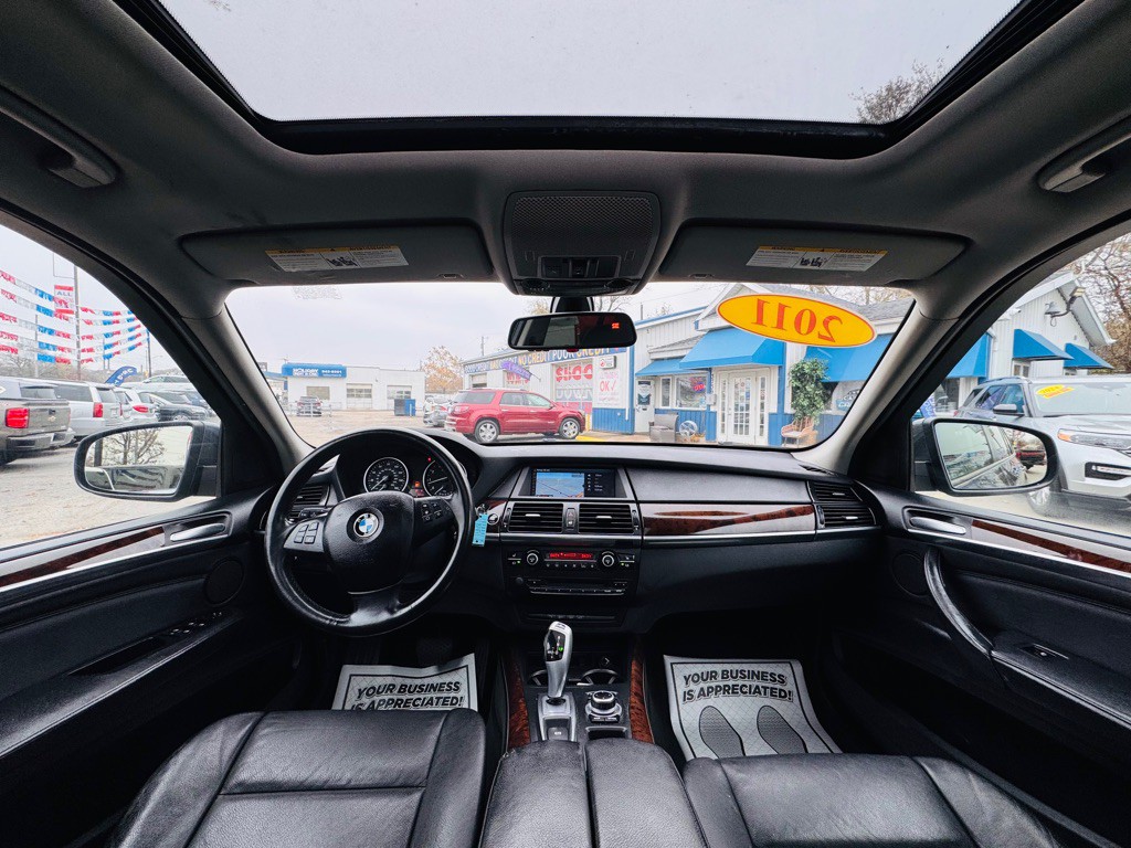 2011 BMW X5 Image 32