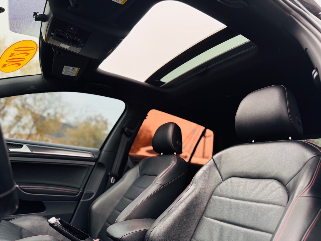 2020 Volkswagen GTI Image 32