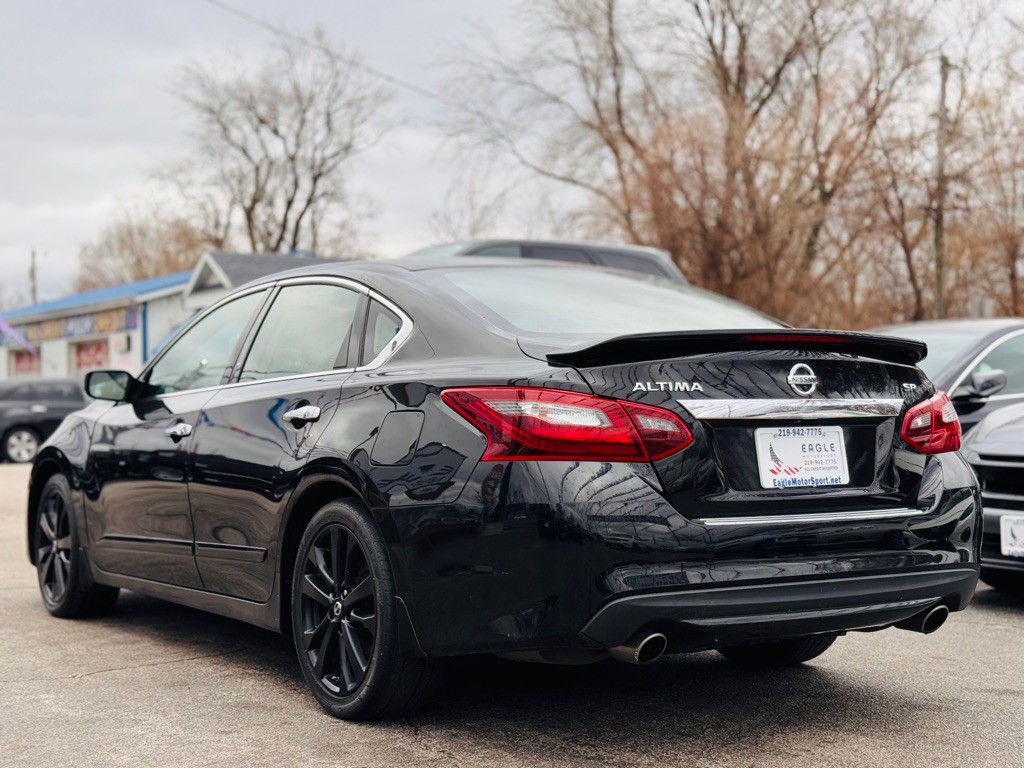 2017 Nissan Altima Image 10