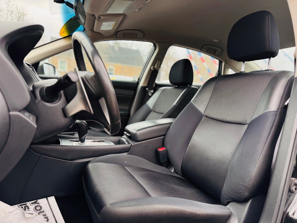 2017 Nissan Altima Image 18