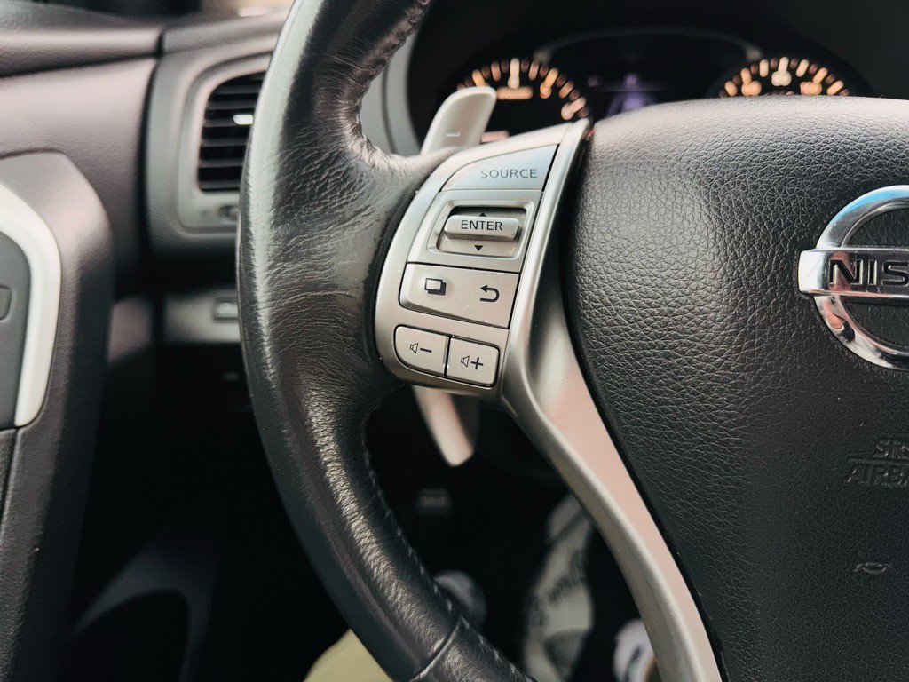 2017 Nissan Altima Image 28