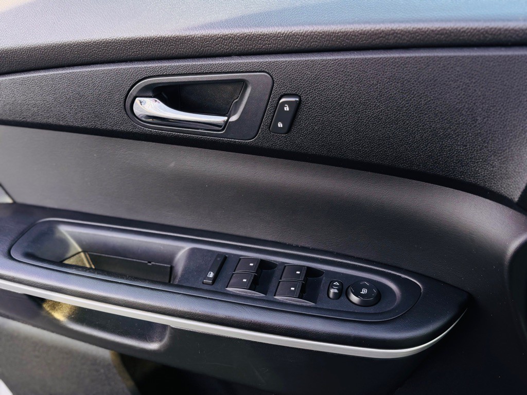 2012 GMC Acadia Image 16