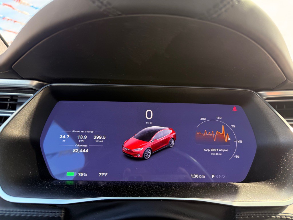 2017 Tesla Model X Image 26