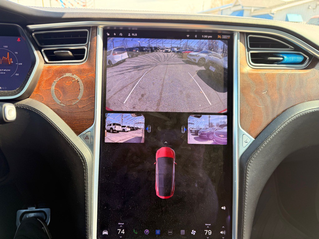 2017 Tesla Model X Image 29