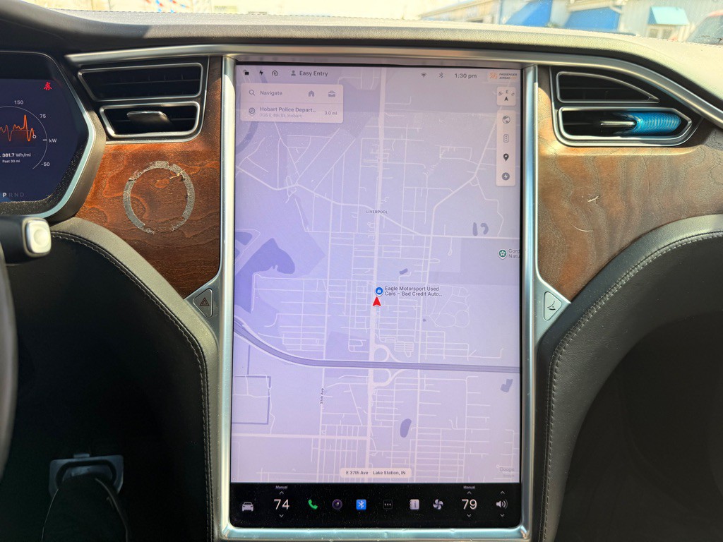 2017 Tesla Model X Image 30