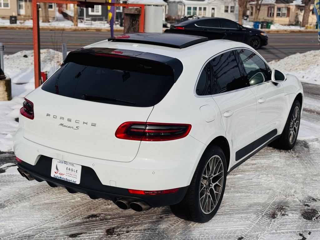 2018 Porsche Macan Image 12