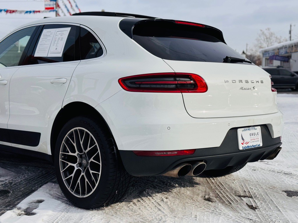 2018 Porsche Macan Image 15