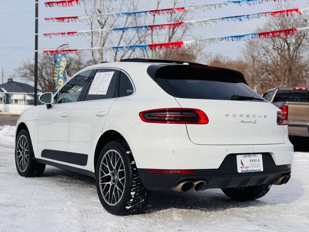 2018 Porsche Macan Image 17