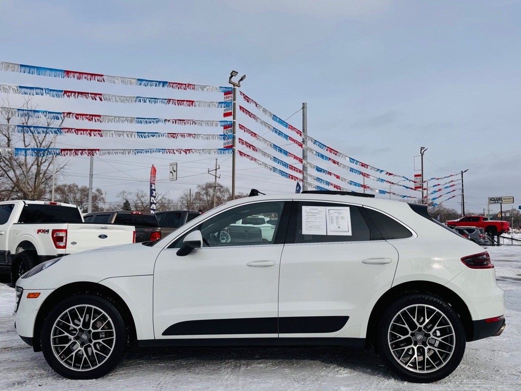 2018 Porsche Macan Image 19