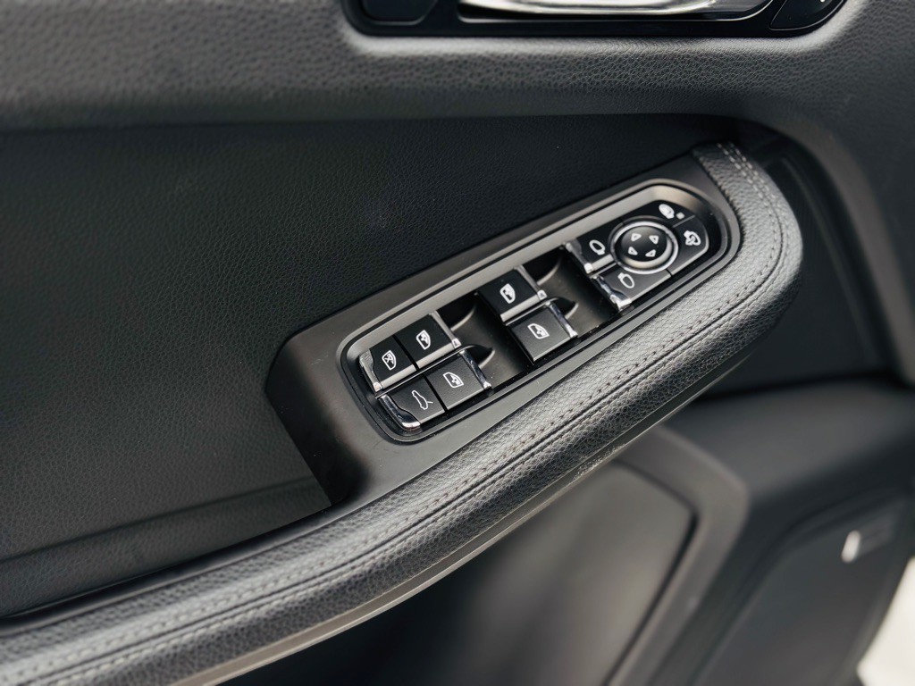 2018 Porsche Macan Image 30