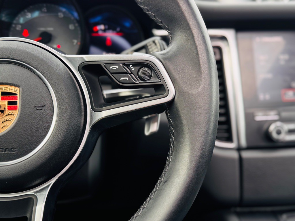 2018 Porsche Macan Image 56