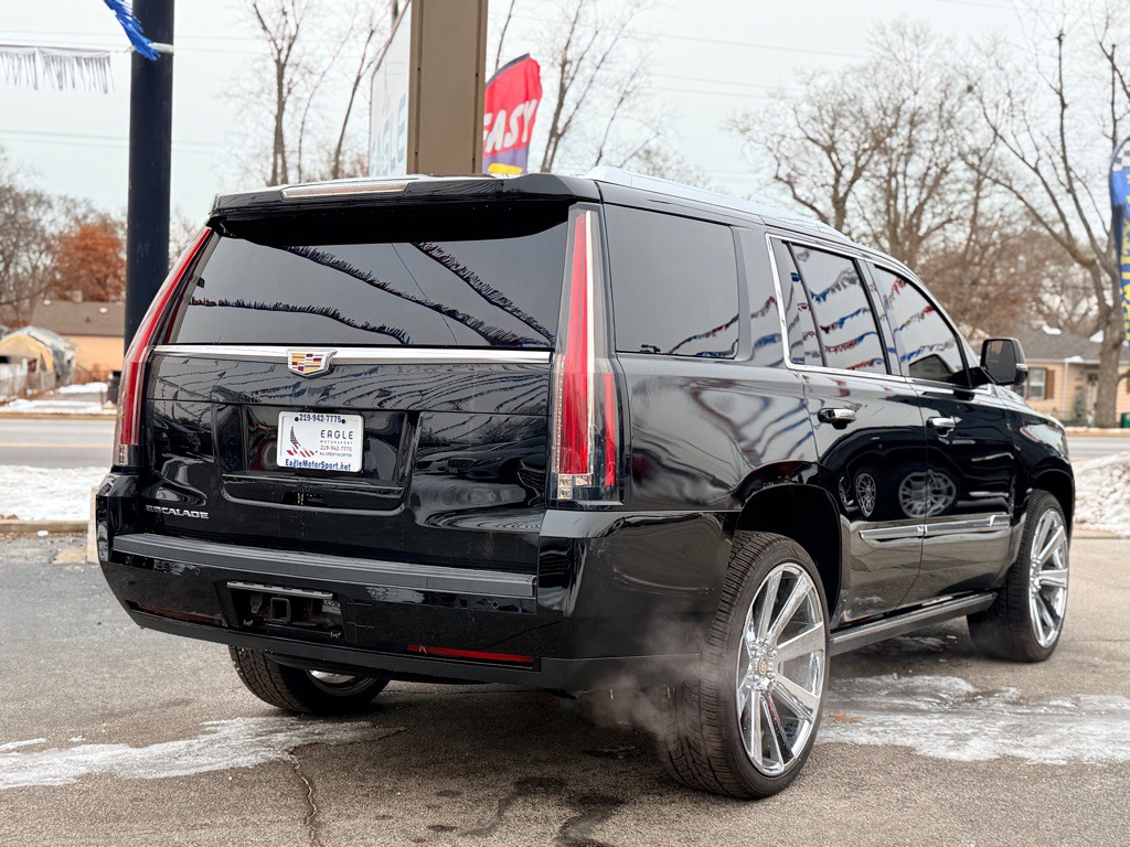 2016 Cadillac Escalade Image 8
