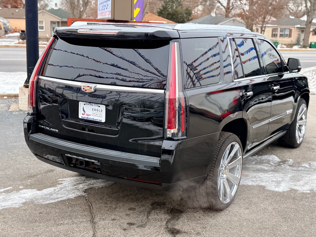2016 Cadillac Escalade Image 9