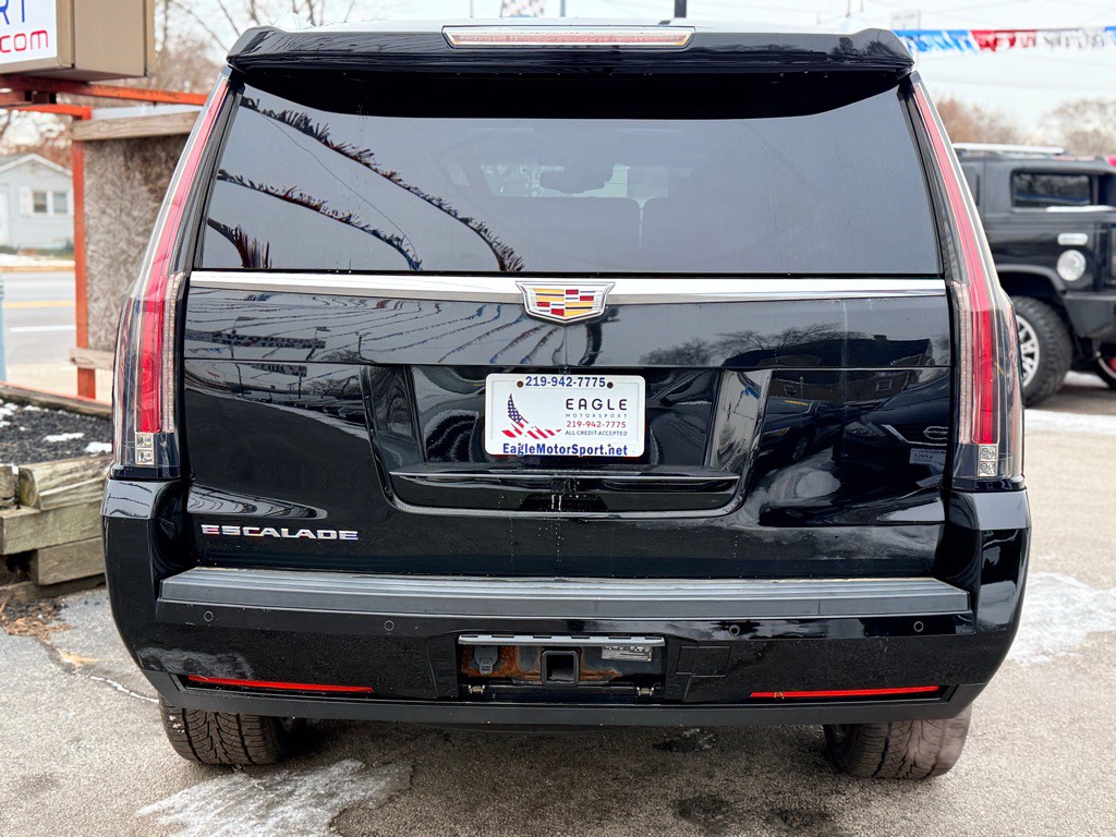 2016 Cadillac Escalade Image 10