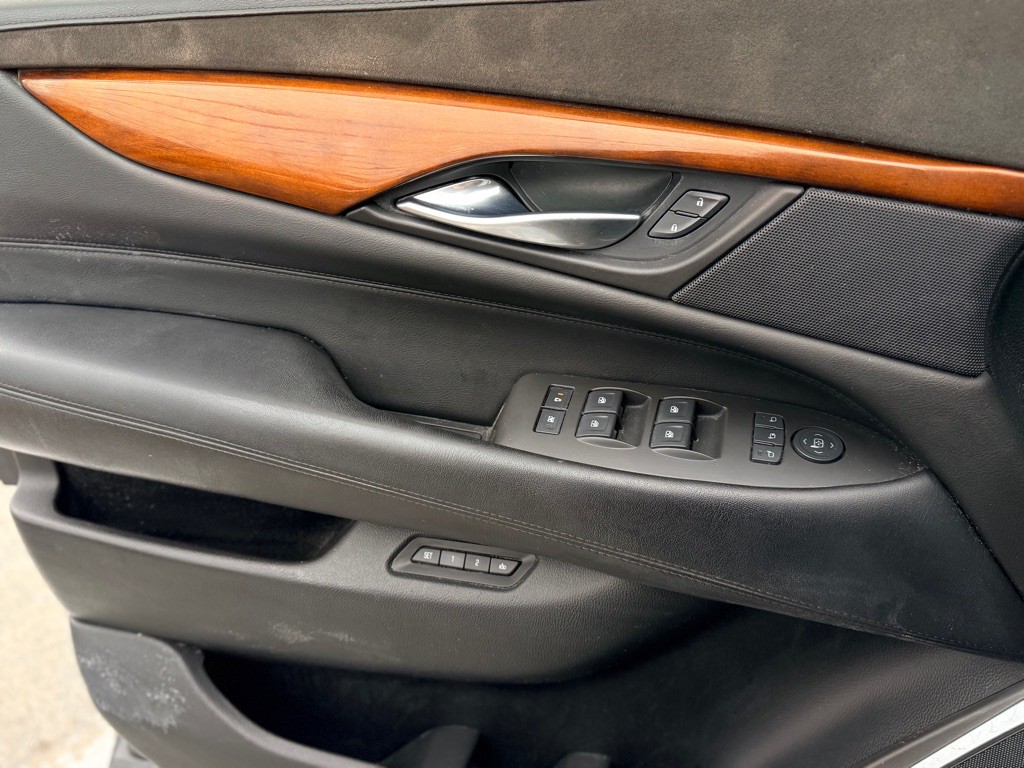 2016 Cadillac Escalade Image 20