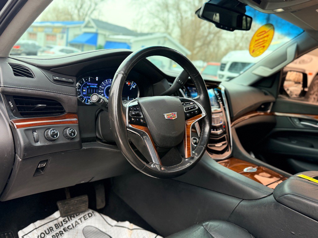 2016 Cadillac Escalade Image 23