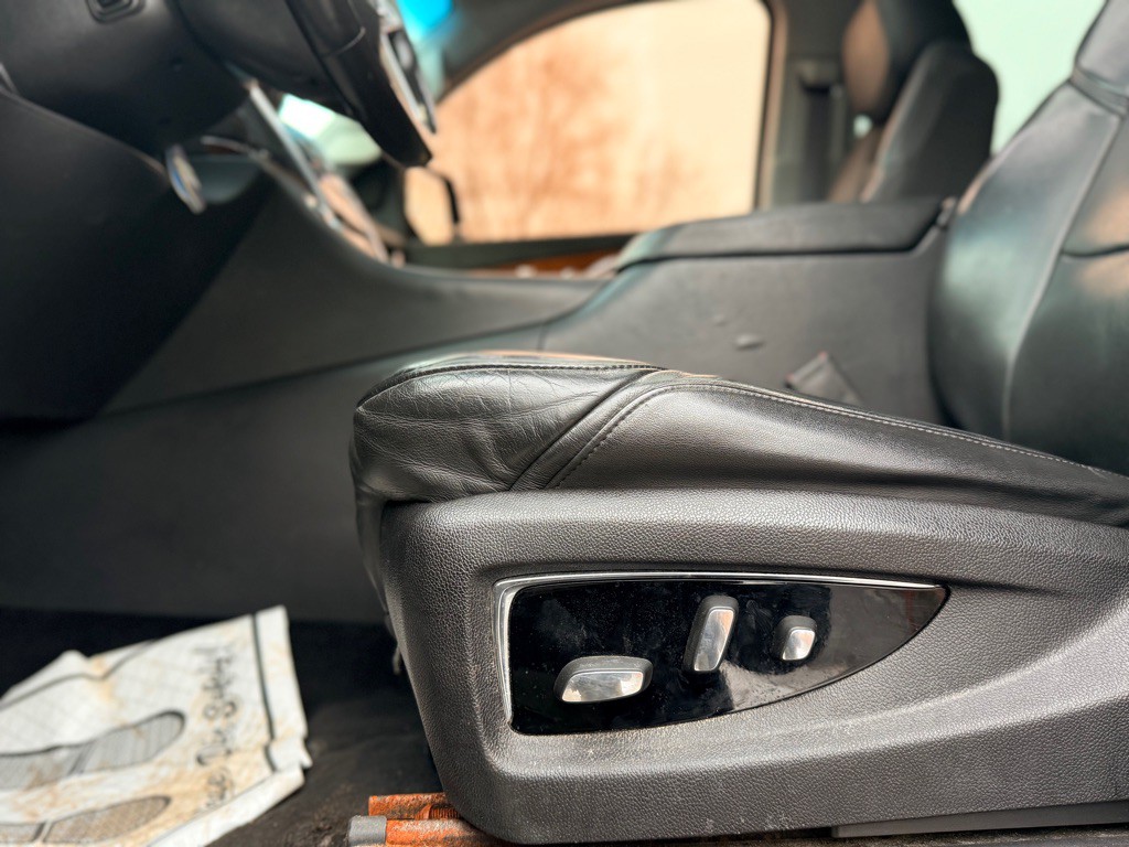 2016 Cadillac Escalade Image 24