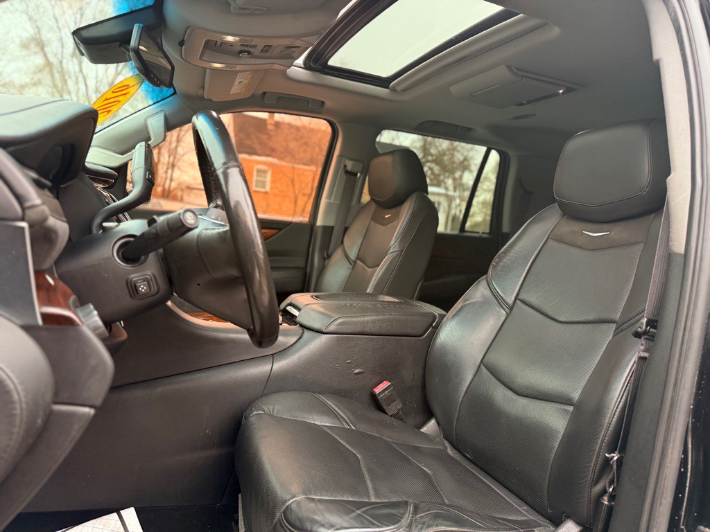 2016 Cadillac Escalade Image 25