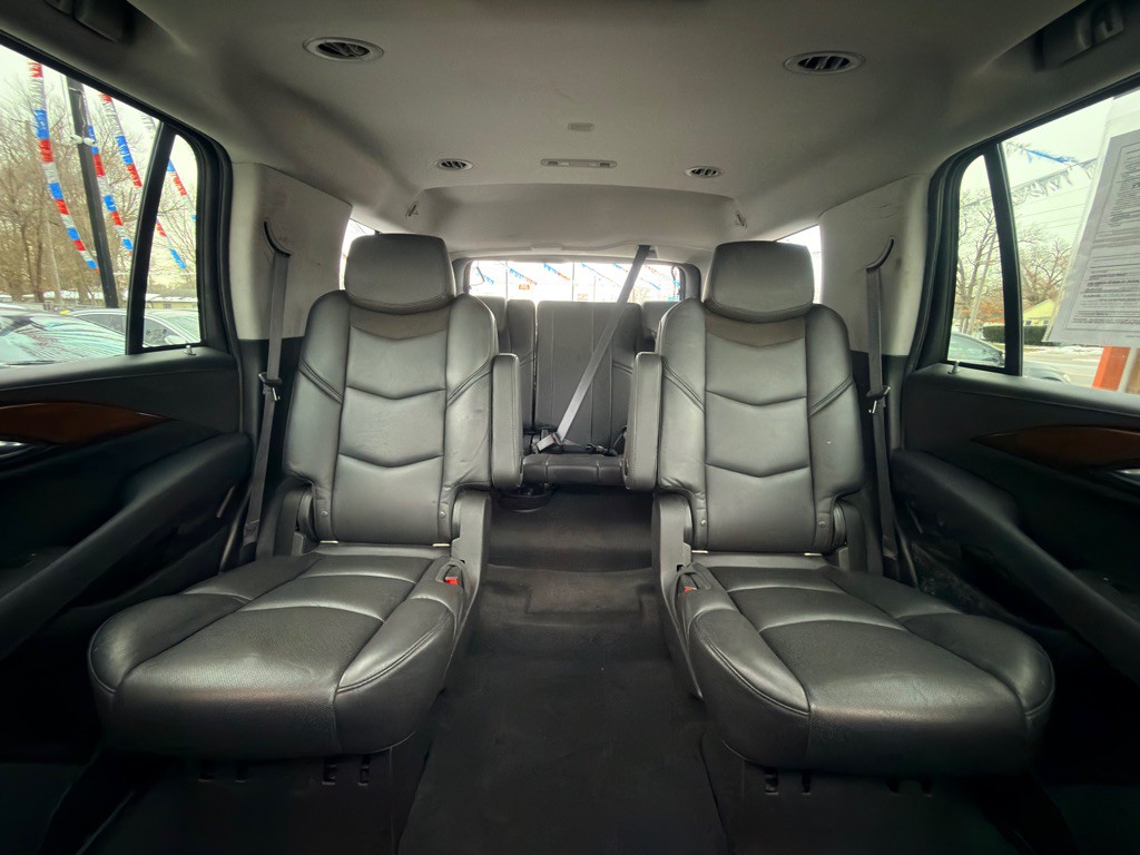 2016 Cadillac Escalade Image 34