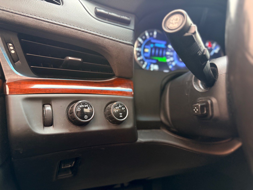 2016 Cadillac Escalade Image 43